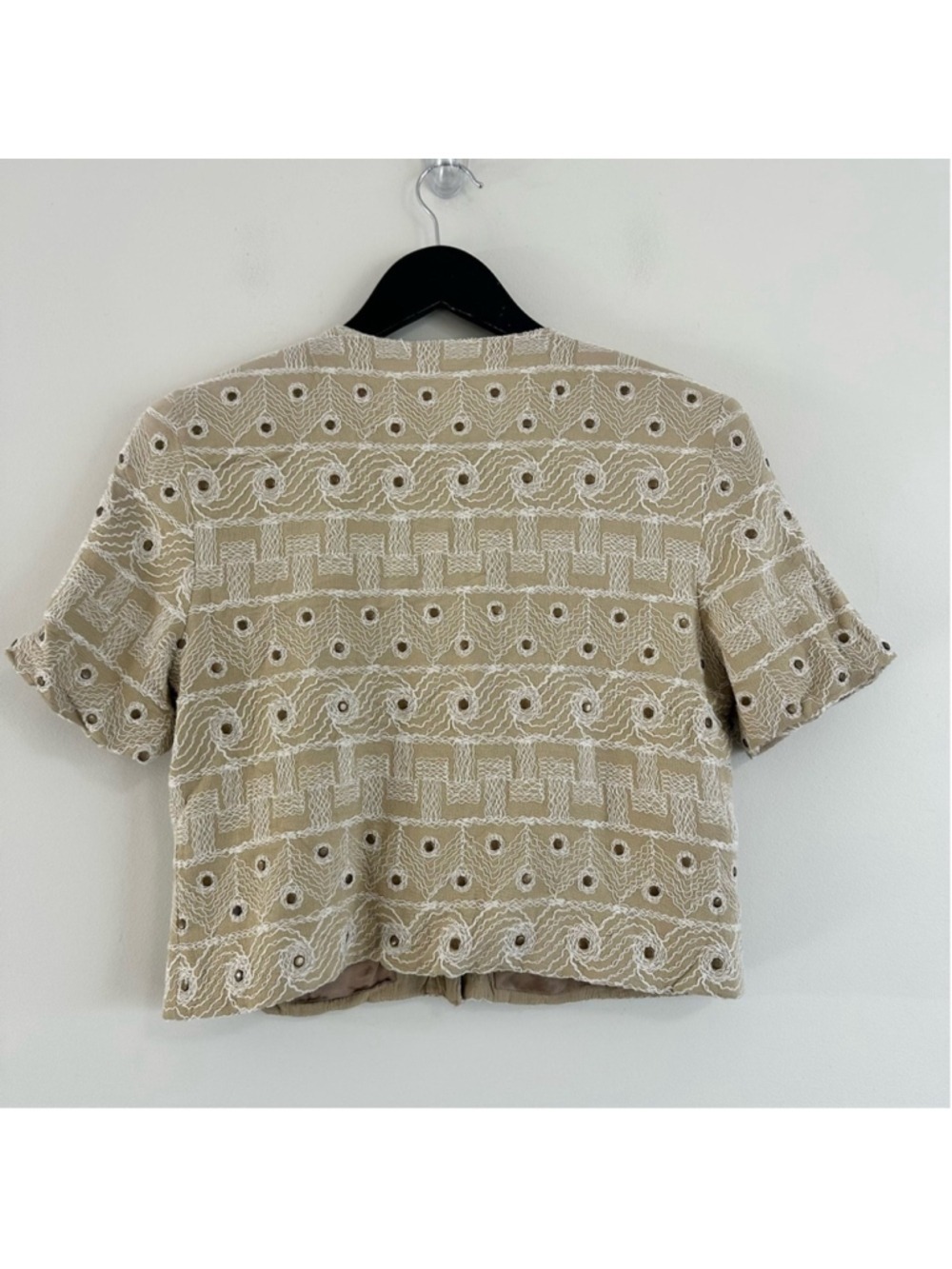 Double D Ranch Beige Textured Embroidered Buttoned Top Small - Picture 4 of 11